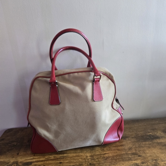 Prada Vintage Elegant Red and Cream Women's Handbag - Picture 3 of 9